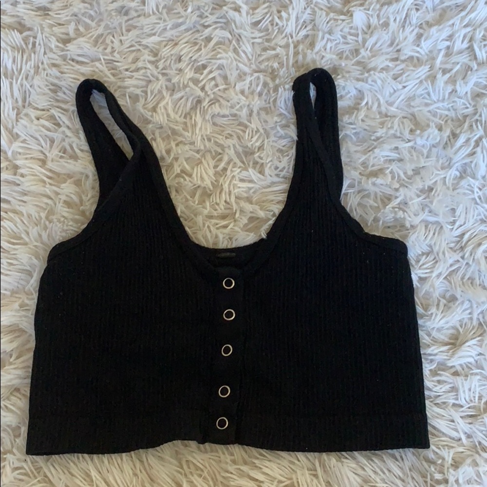 Black urban crop top